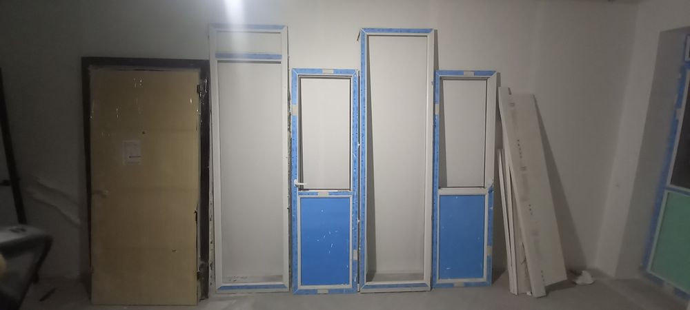 Дверь и пластик и железный