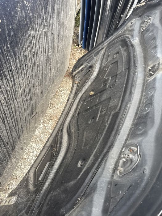 Преден капак за Audi A7 чукнат