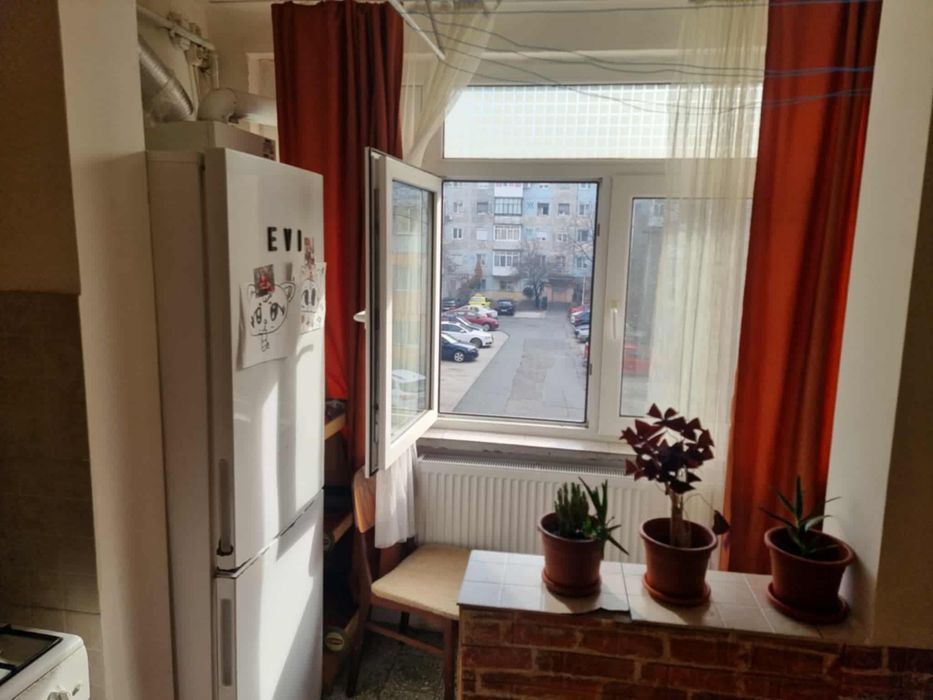 Apartament semidecomandat 2 camere