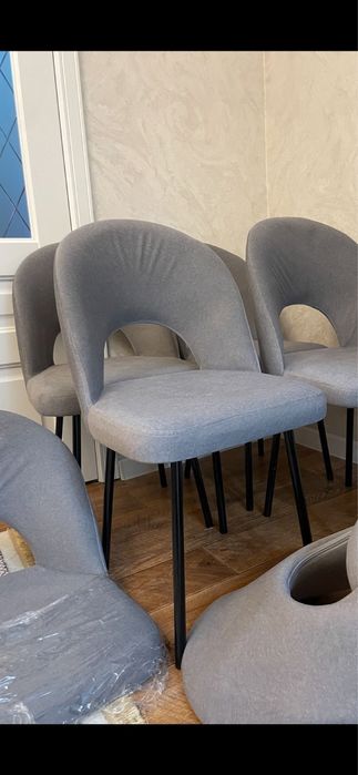 Стулья новые серый