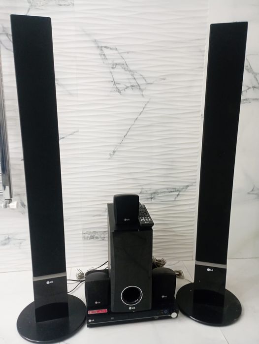 Home Theatre LG HT303PD,  dvd sound bar 7.1 perfect functional