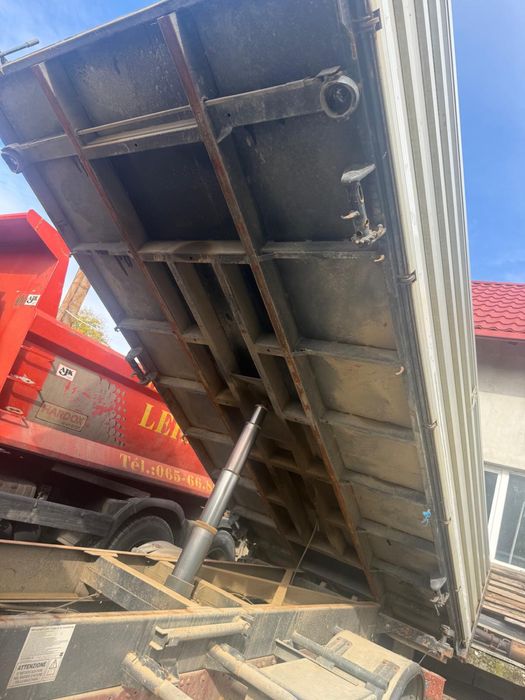 Vand/schimb Iveco EuroCargo cu miniexcavator