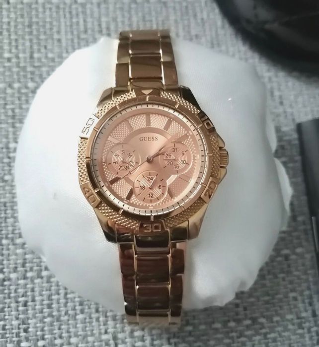 Дамски часовник GUESS W0235L3
