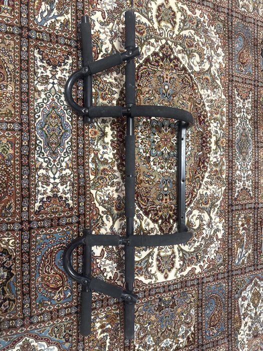 Турник настенный