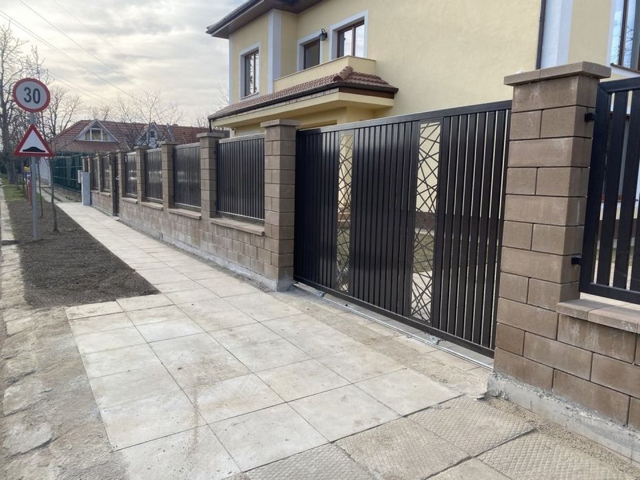 garduri si porti tip jaluzea fer forjat șipcă metalică plasă bordurată