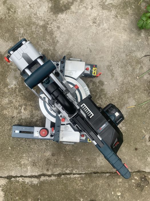 Bosch GCM 18V-216/2022г/безчеткова пендула /+ стойки