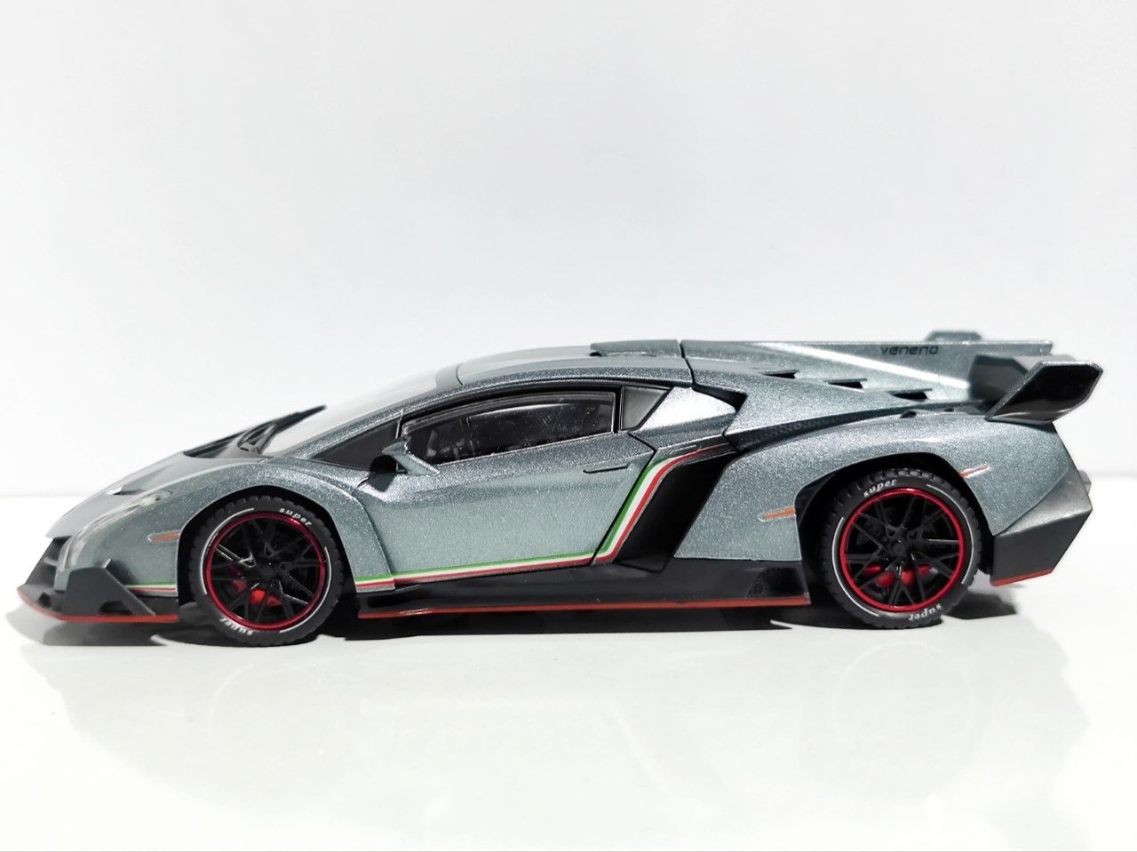 Lamborghini Veneno железная машинка масштабная модель - Доставка