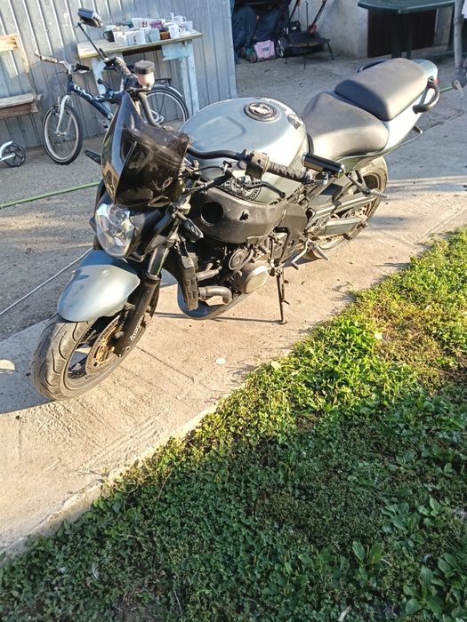 Vând Kawasaki ZR 6 Ninja