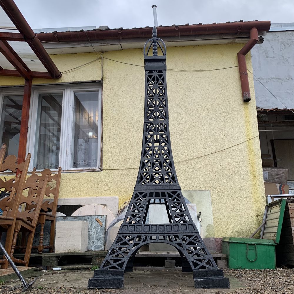 Turnul Eiffel din fier