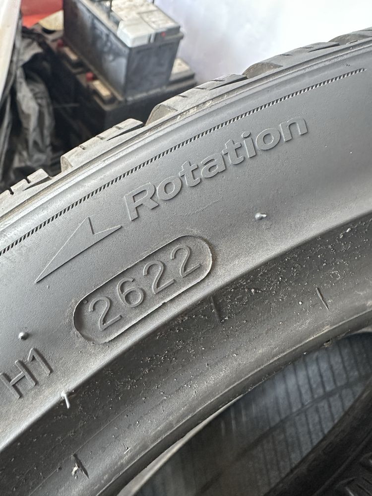 275/35/20 Hankook dot22