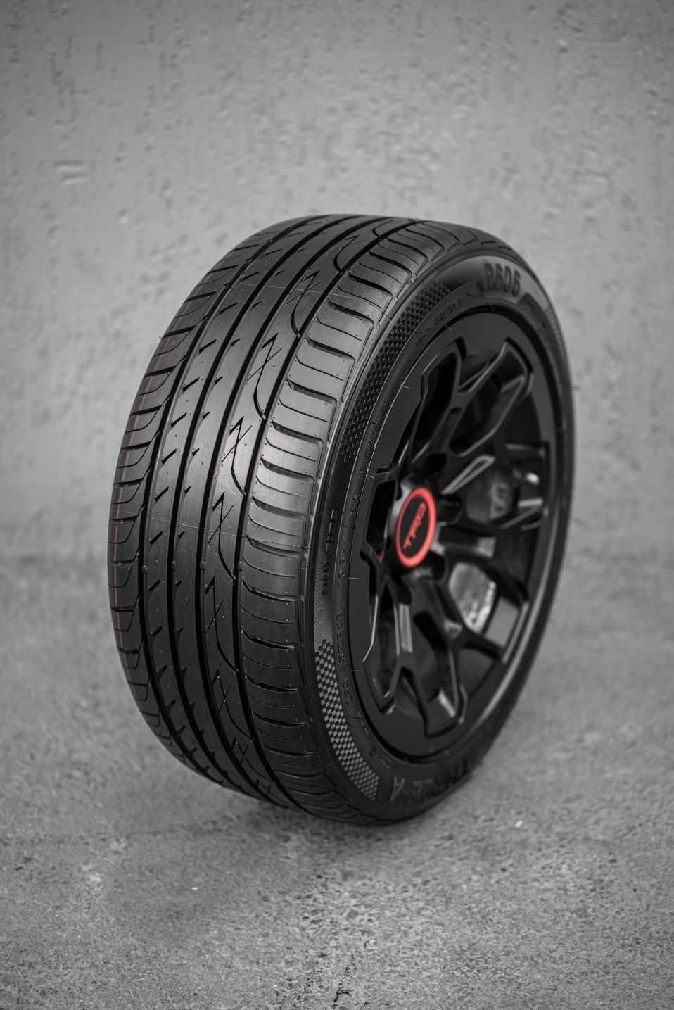 195/45R16 Three-A P606