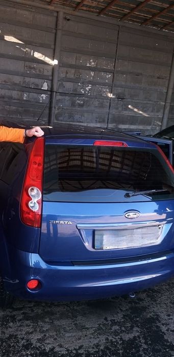 Vând Ford Fiesta