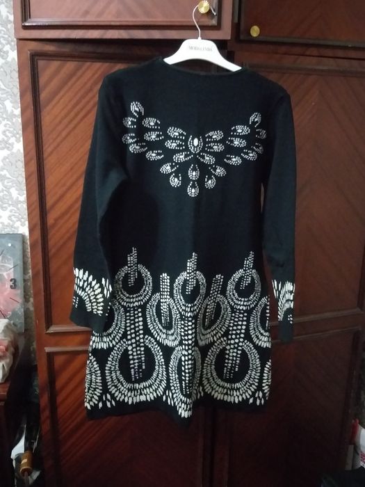 Теплое  как туника  платье ,  черное  туника  на пугвицах  ,  тигровое