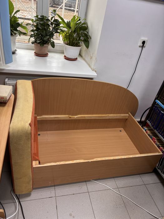 Продам подросковый диван