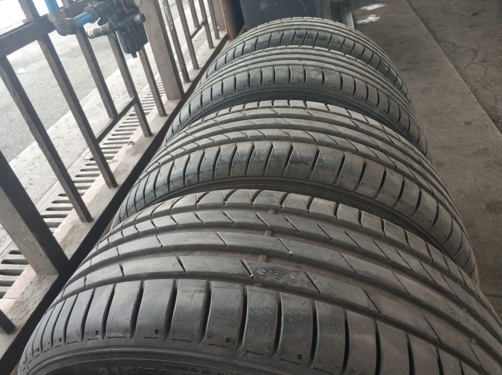 Летни гуми на марката KUMHO - 215/50/17, Дот 4820