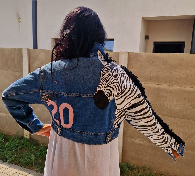 Geaca jeans lucrata manual