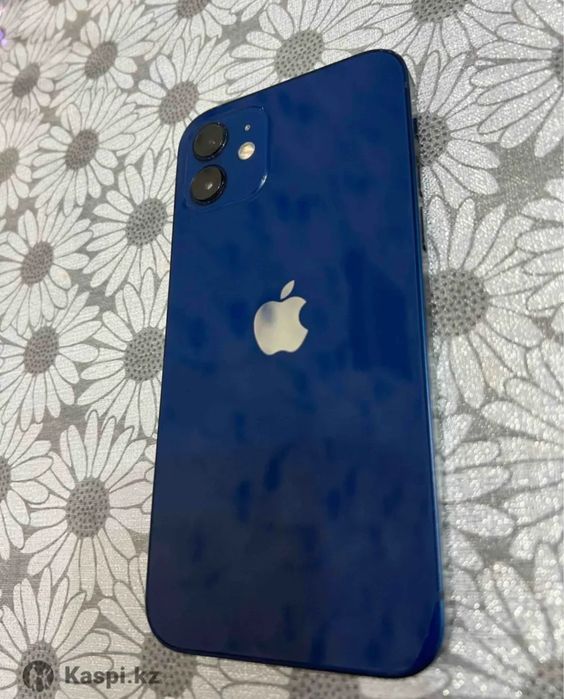 Продам Iphone 12