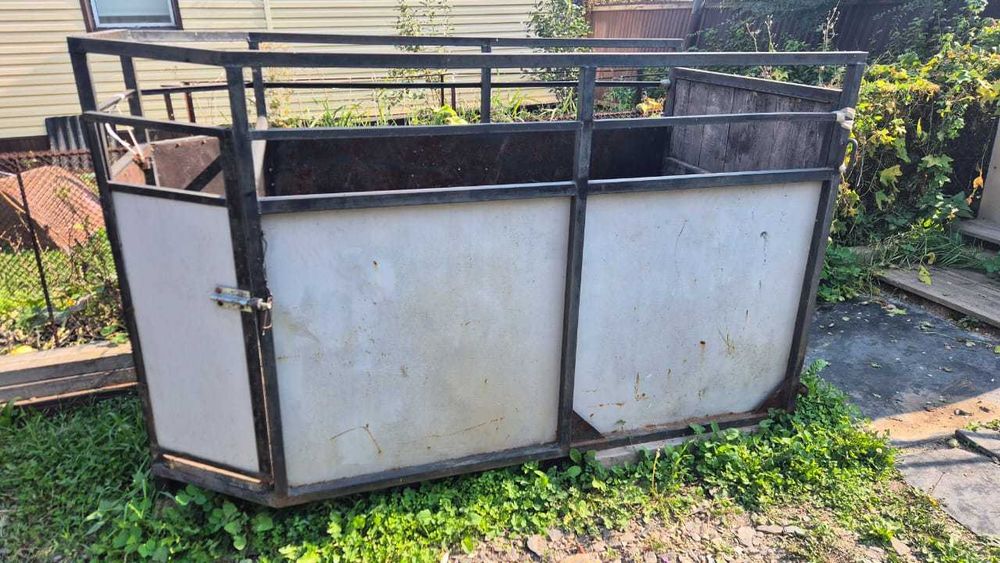 продам прицеп с коневозкой