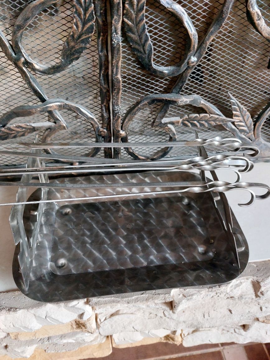 Шашлычница домашняя для подачи на стол шашлыка с поддоном и 8 шампуров