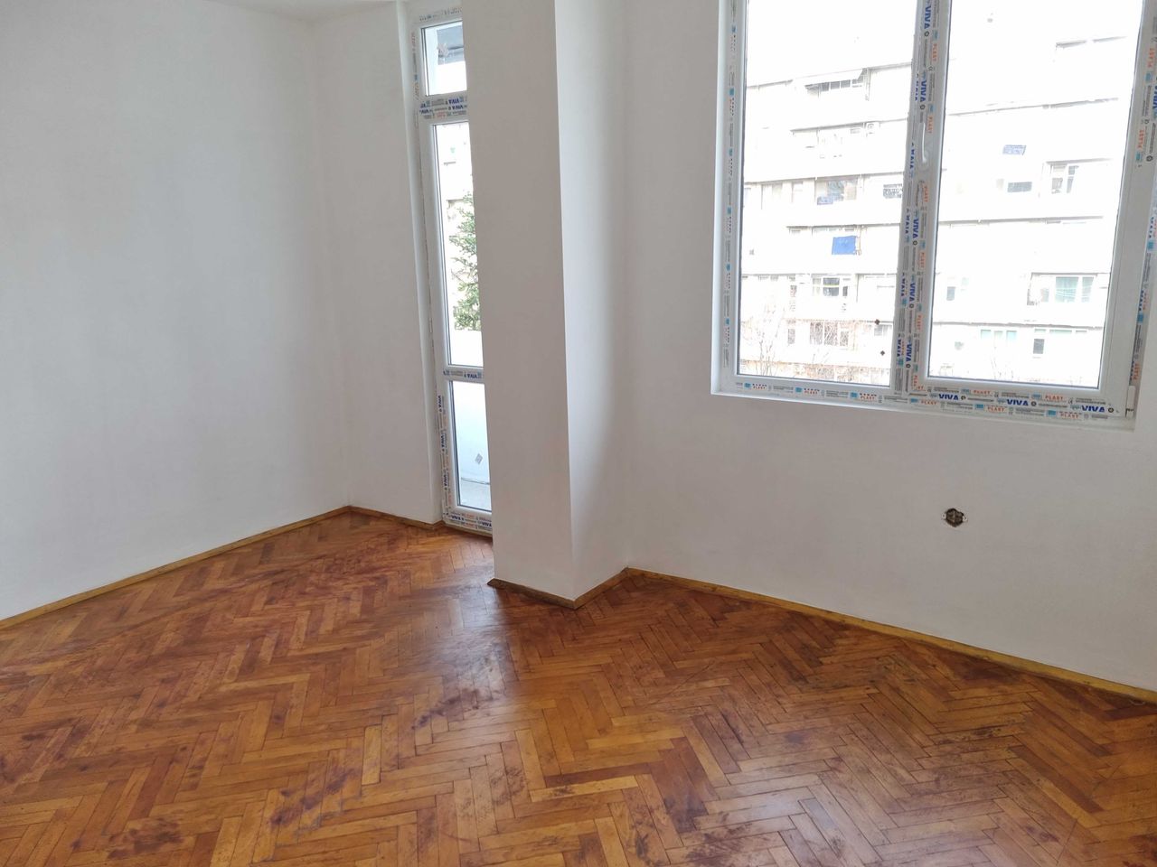 Продава се Тристаен апартамент в Стара Загора, Център - 80 кв.м за 1100 €/кв.м - Снимка #8