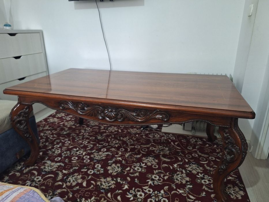 Диван учун Хонтахта сотилади