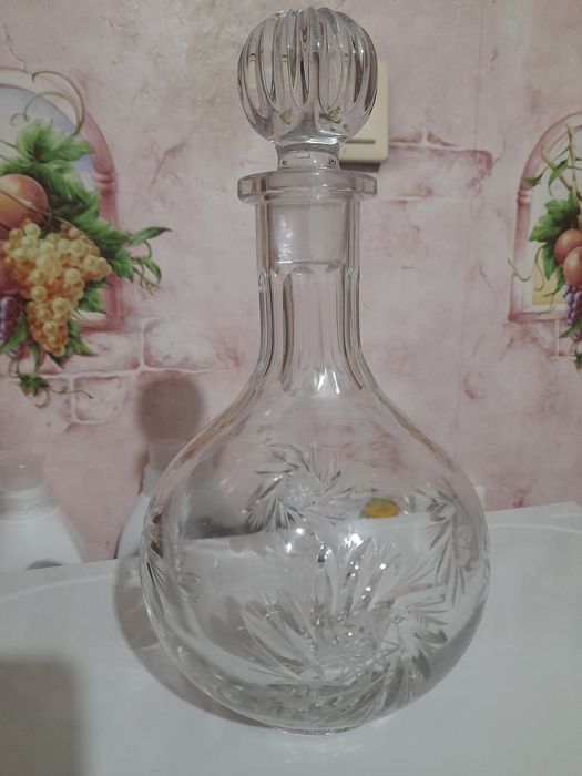 Продам графин хрустальный Чехословакия
