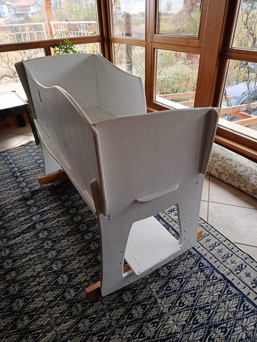 ПОДАРЯВАМ Бебешка кошара, дизайнерска, размер - 122/72/94 .