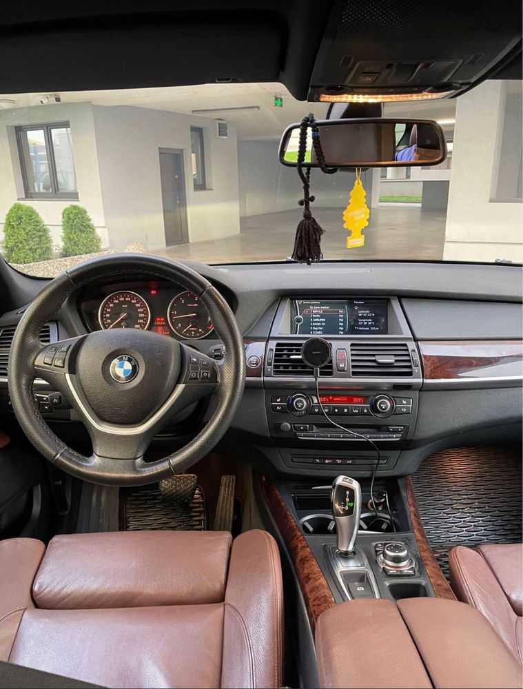 Vând BMW X 5 cu 7 locuri
