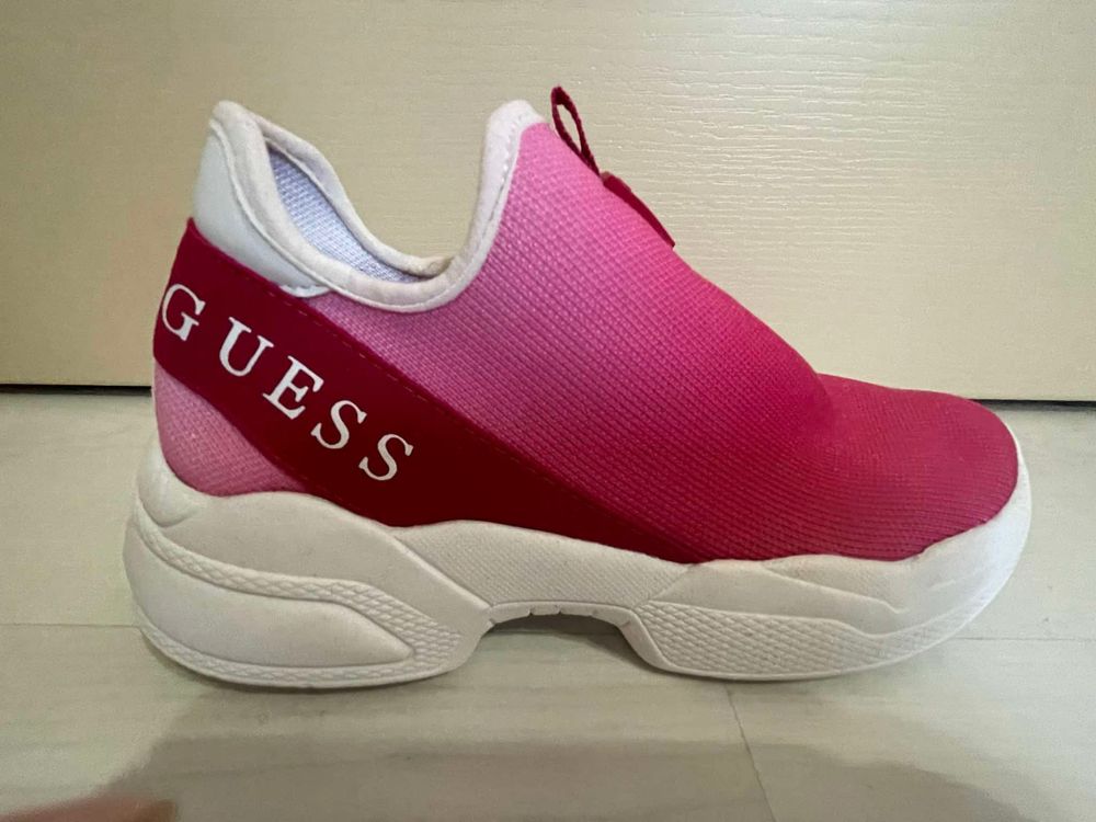 GUESS ориг.маратонки от Англия