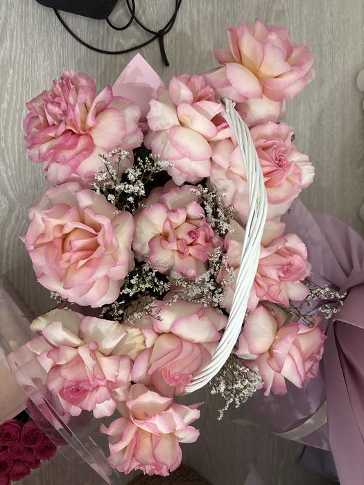 Цветы, розы открытые