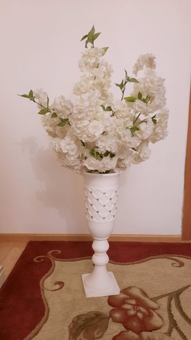 Кашпо с цветами очень красивые