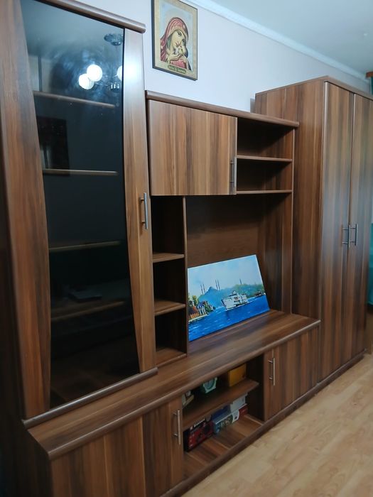 Bibioteca sufragerie