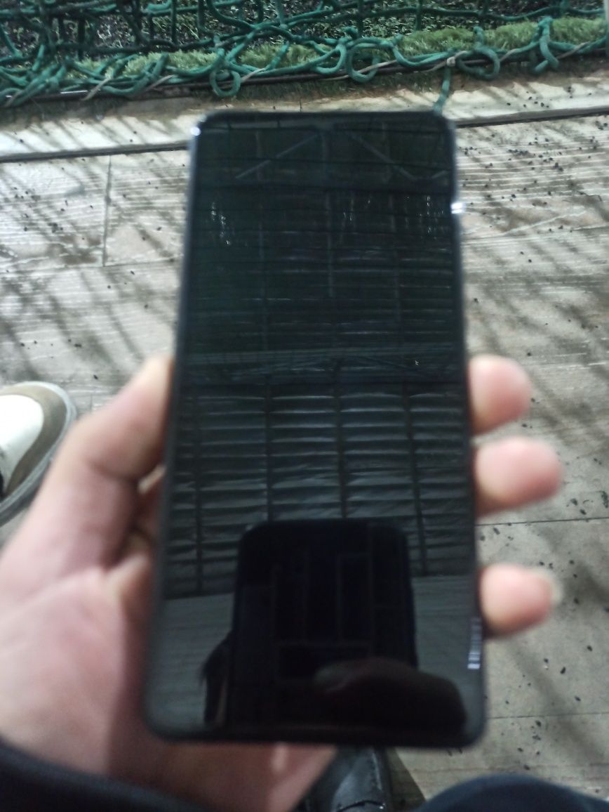 Redmi 11 pro holati ideal. Yana keliwamz karopka dokument hammasi bor
