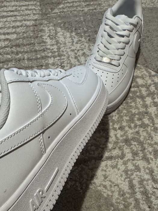 Nike Air Force 1 07' Albi Noi în Cutie Marimea 42