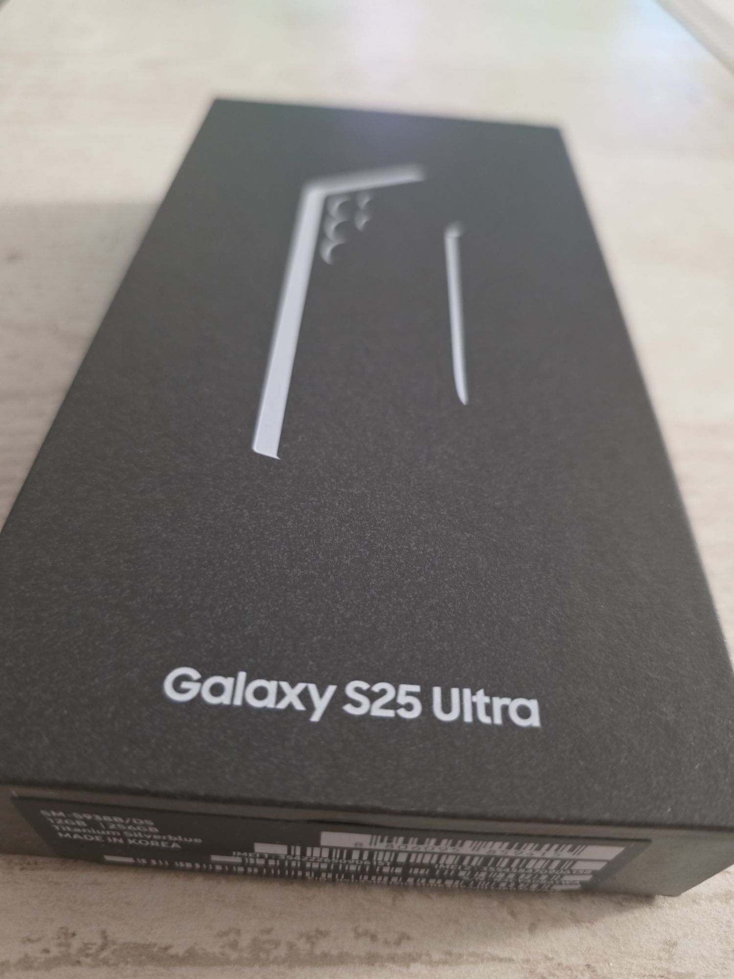 Samsung Galaxy S25 Ultra   12/256GB,неразличим от нов