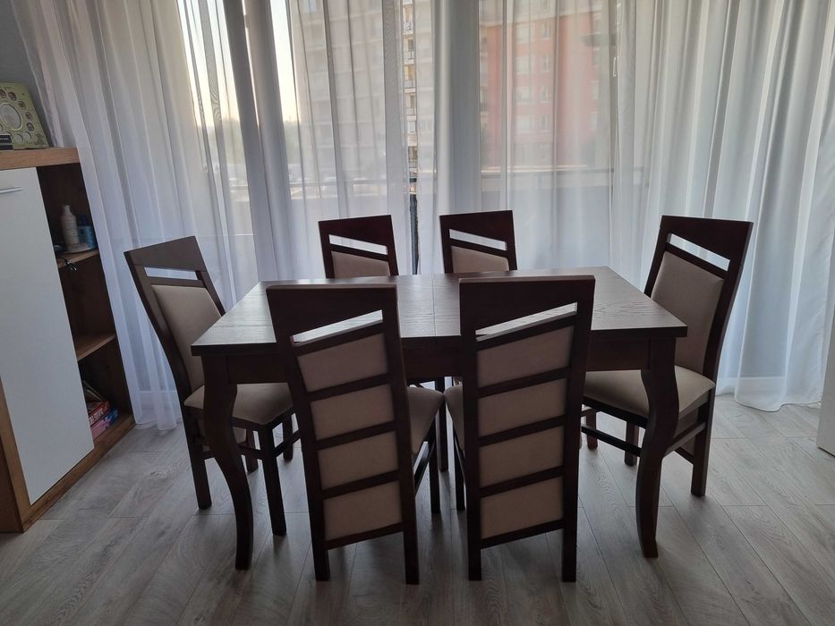 Masa extensibila si 6 scaune