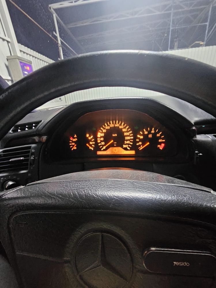 Mercedes benz w210