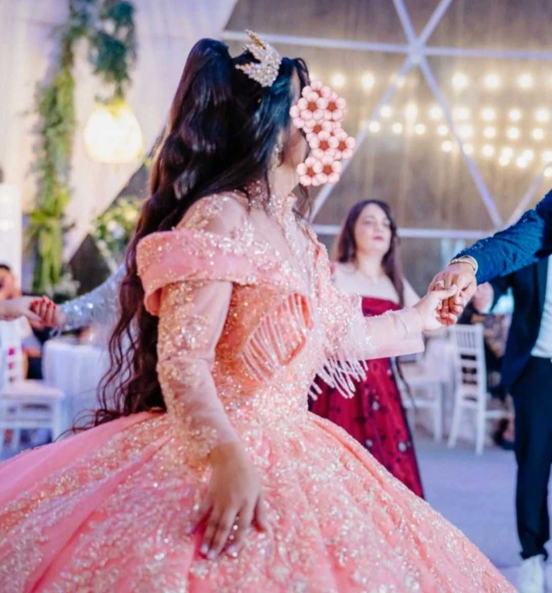 Rochie printesă marimea S-M ,purtată o singură dată doar cateva ore