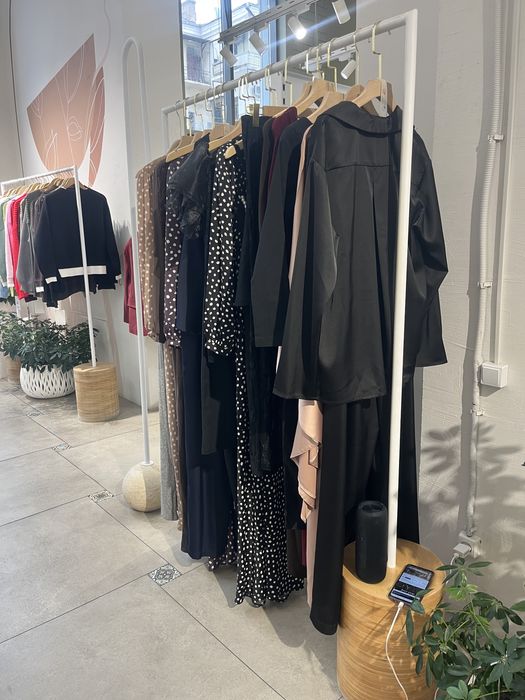 Торговое оборудование и мебель