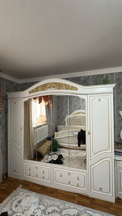 Мебель сатылады. Өте жақсы бағаға беріп жіберемін