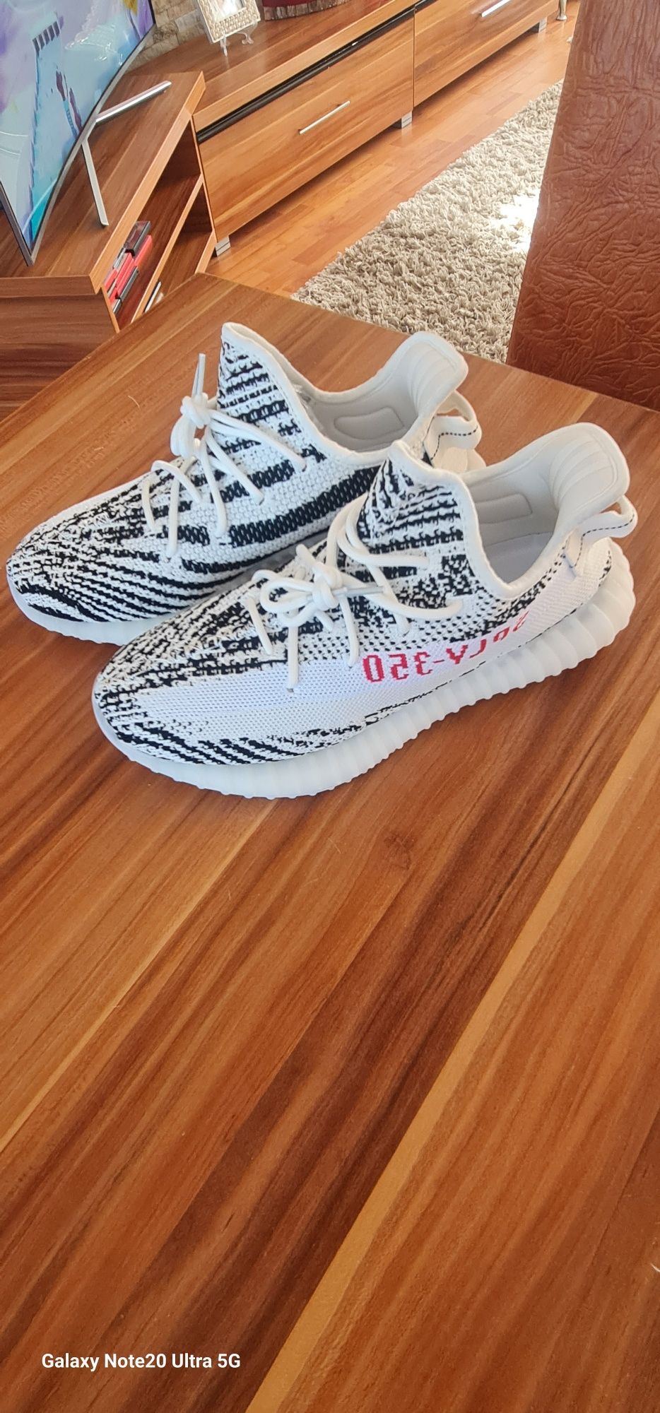 Yeezy Boost 350 V2 Zebra