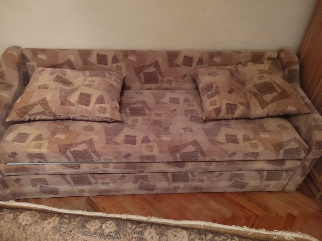 Mobilă nu foarte veche