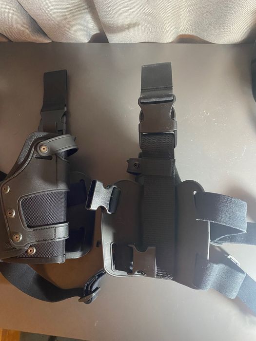 Vând 2 tocuri de pistol CZ p09