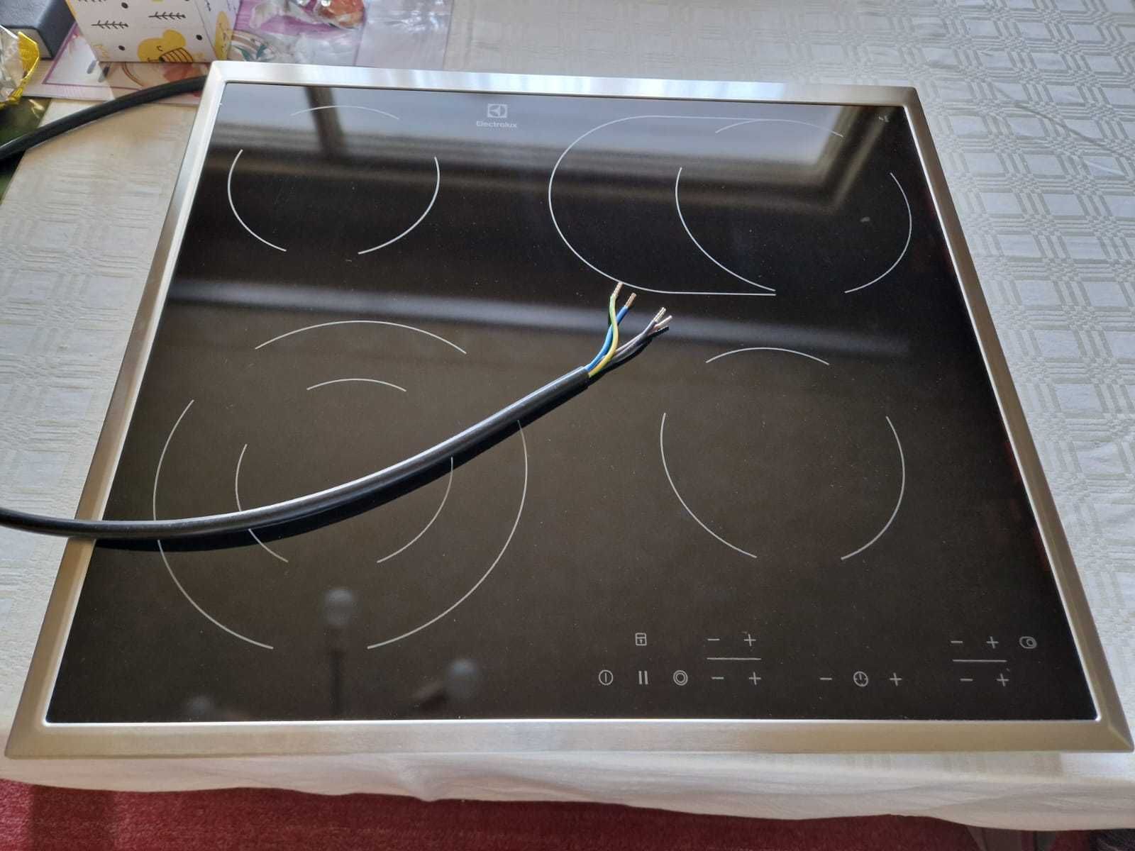 Plită Electrolux 60 cm