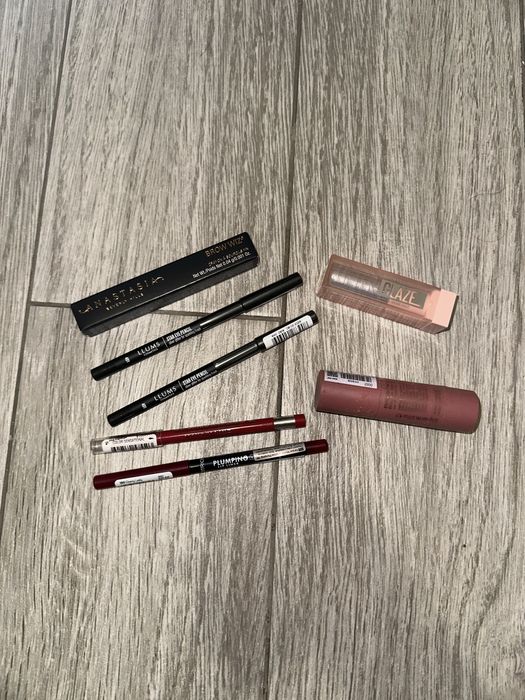 Лот декоративна козметика