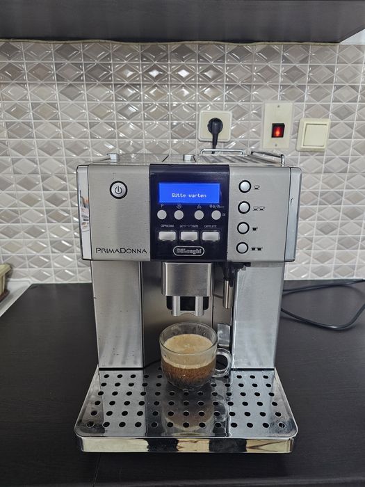 Delonghi Кафемашина