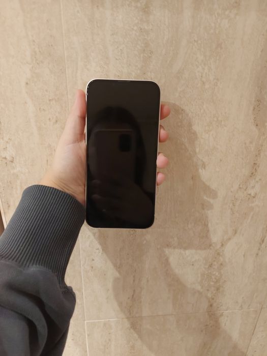 Telefon IPhone 13