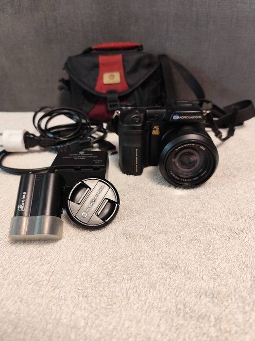 Фотоаппарат KONICA MINOLTA  dimage super fane evf A2