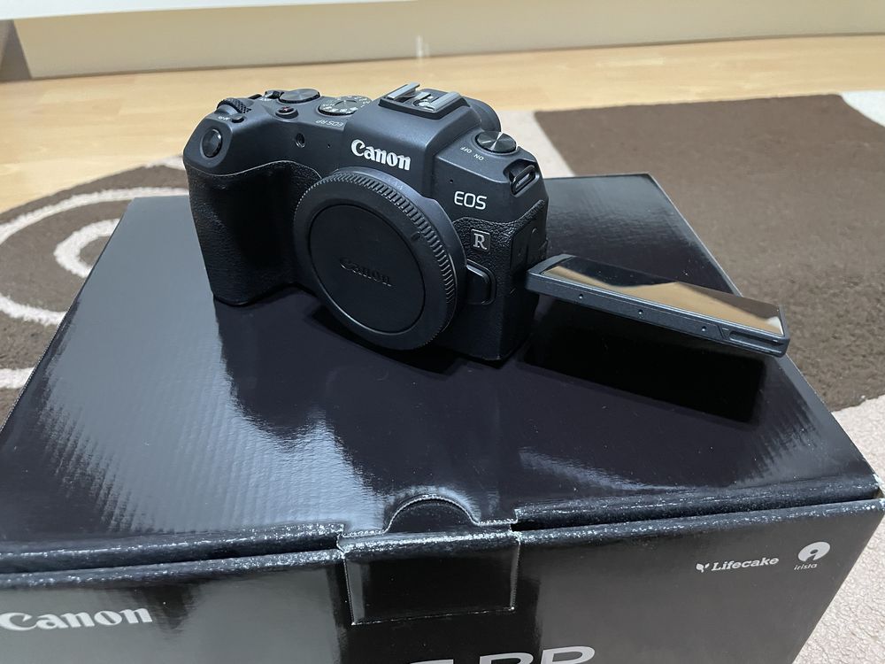 Canon EOS RP impecabil