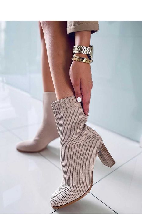 Cizme elegante din tesatura cu elastic